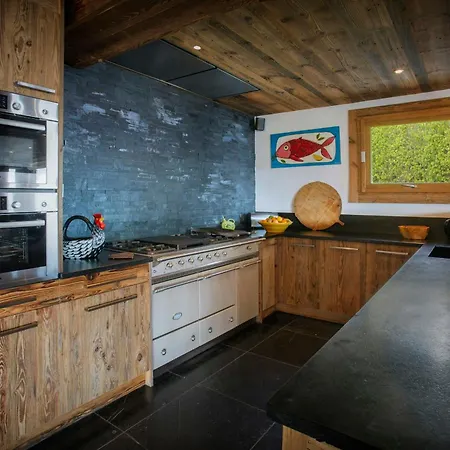 Vardache - Ovo Network Chalet *